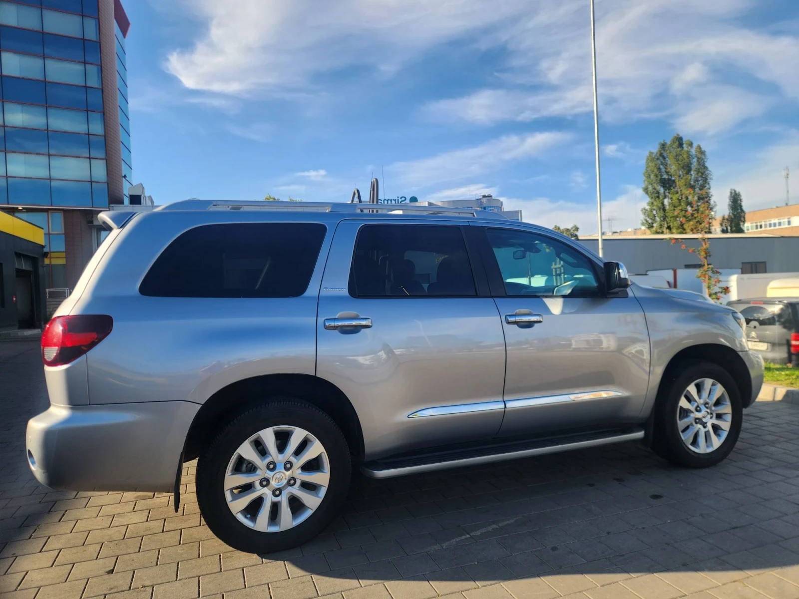 Toyota Sequoia Platinum, снимка 13 - Автомобили и джипове - 56344568