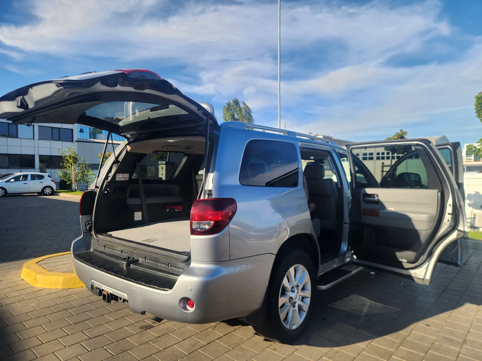 Toyota Sequoia Platinum, снимка 17 - Автомобили и джипове - 56344568