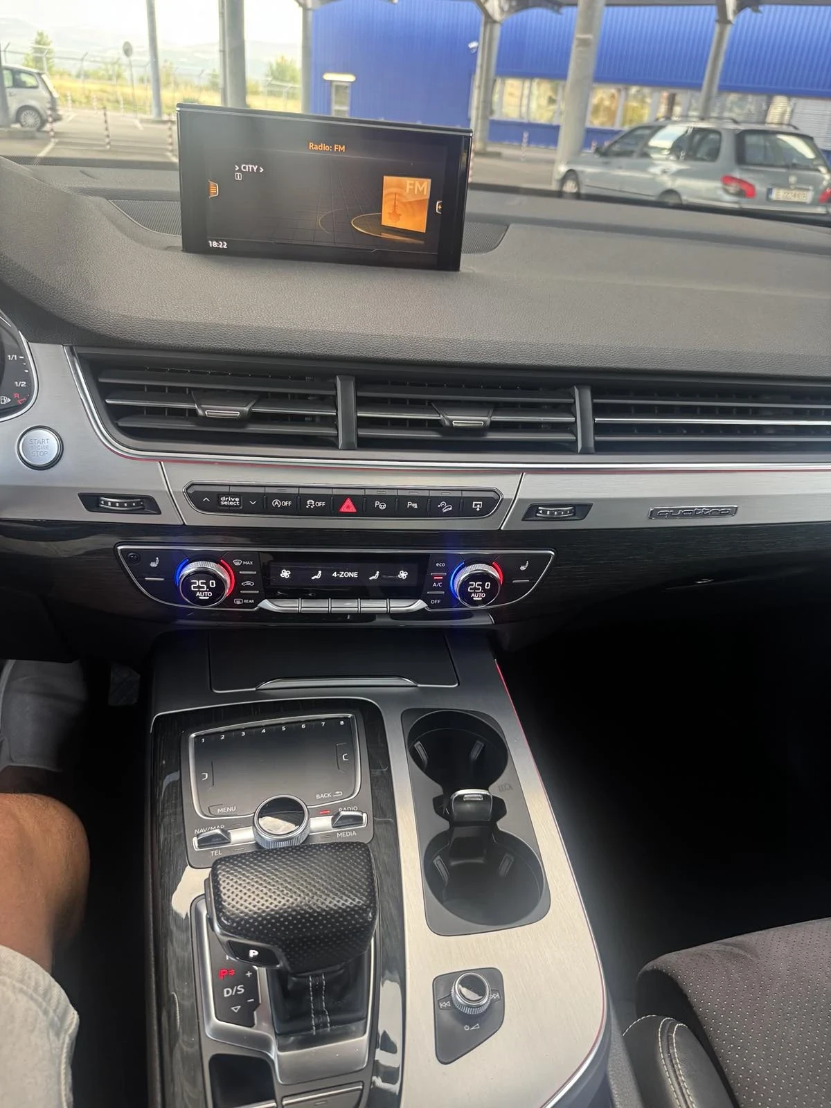 Audi Q7 3.0 TDI, снимка 13 - Автомобили и джипове - 56359283