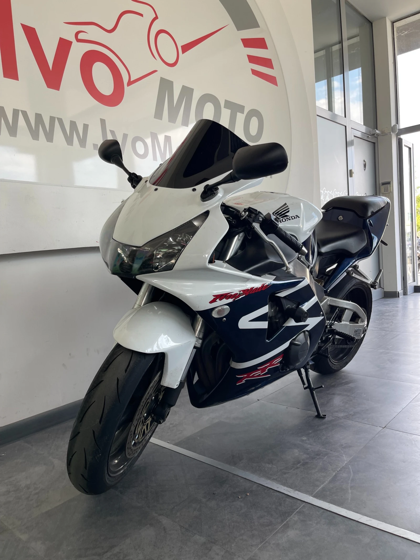 Honda Cbr 954 - изображение 3