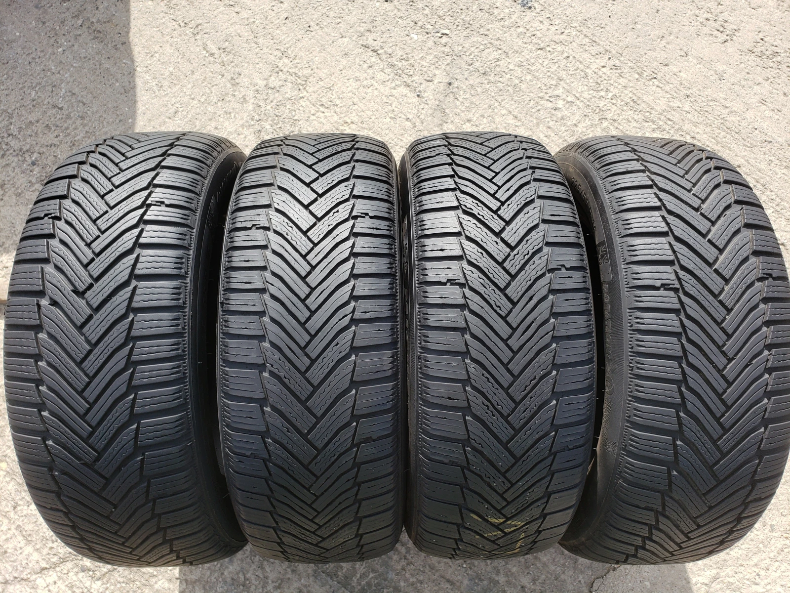 Гуми Зимни 225/55R16, снимка 2 - Гуми и джанти - 56337151