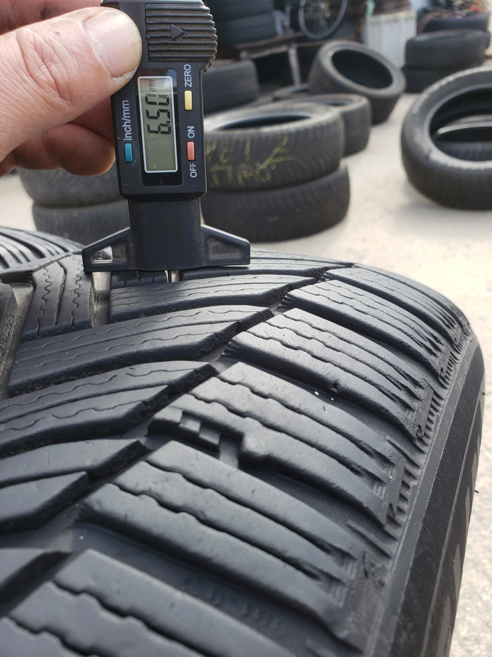 Гуми Зимни 225/55R16, снимка 9 - Гуми и джанти - 56337151