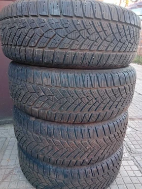 Гуми Зимни 235/60R17, снимка 1 - Гуми и джанти - 49601496