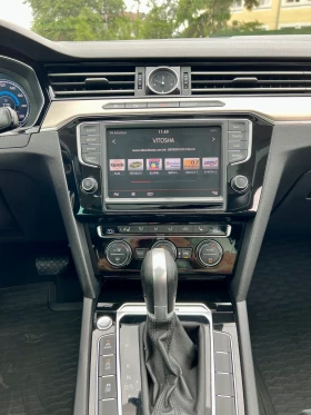 VW Passat 2.0 BiTDI 240.. Digital 4Motion Full 360  DSG 7 | Mobile.bg    14