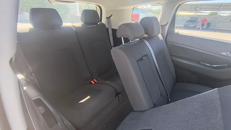 Chevrolet Orlando Газ/ бензин, снимка 9 - Автомобили и джипове - 52381997