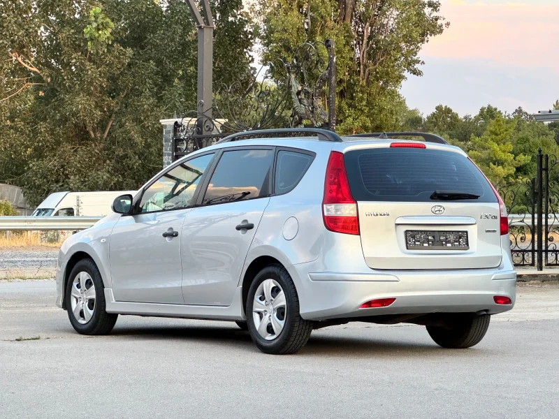 Hyundai I30 1.6CRDI ИТАЛИЯ, снимка 11 - Автомобили и джипове - 51702287