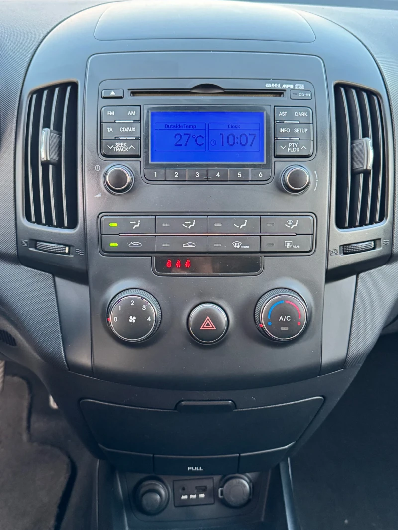 Hyundai I30 1.6CRDI ИТАЛИЯ, снимка 10 - Автомобили и джипове - 51702287