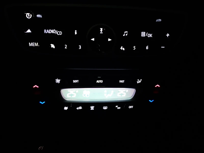 Renault Scenic, снимка 3 - Автомобили и джипове - 52546460