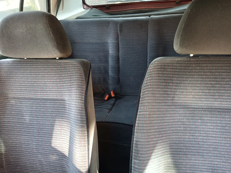 VW Golf III 1, 8 90кс, снимка 8 - Автомобили и джипове - 52541861