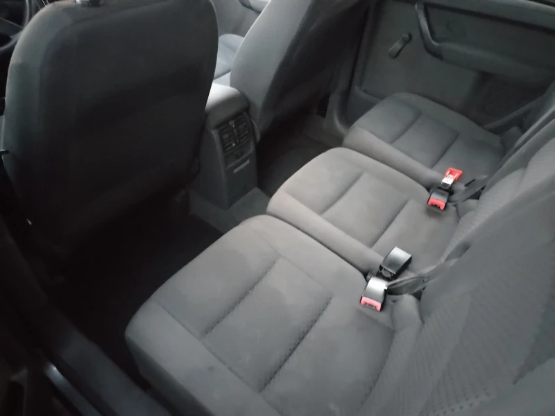 VW Touran 1, 9TDI 90коня, снимка 11 - Автомобили и джипове - 52902600