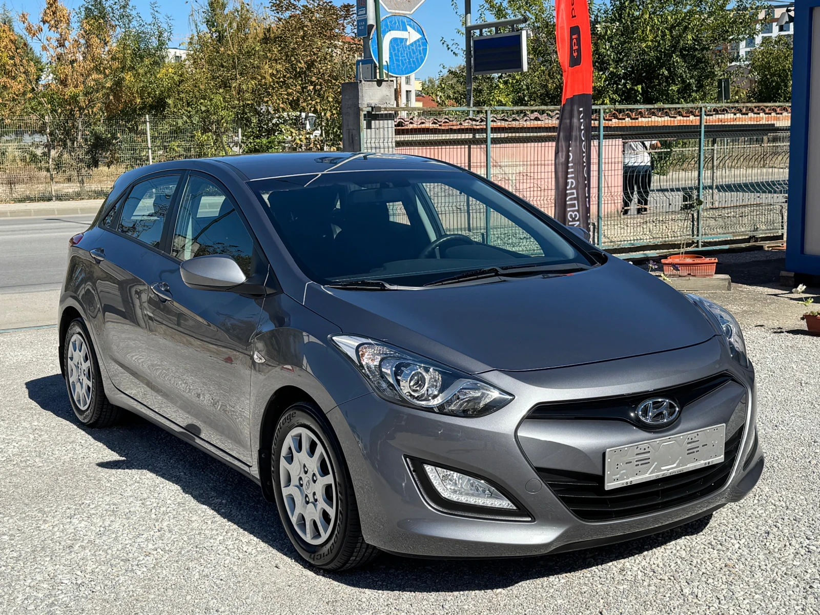 Hyundai I30 1, 6i* 85000 km* AUTOMATIC* EURO 5B - изображение 4