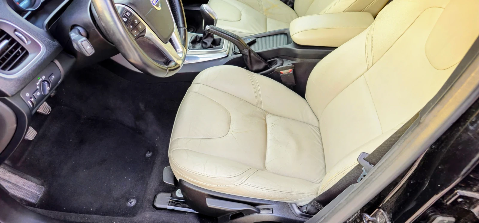 Volvo V40  - изображение 7