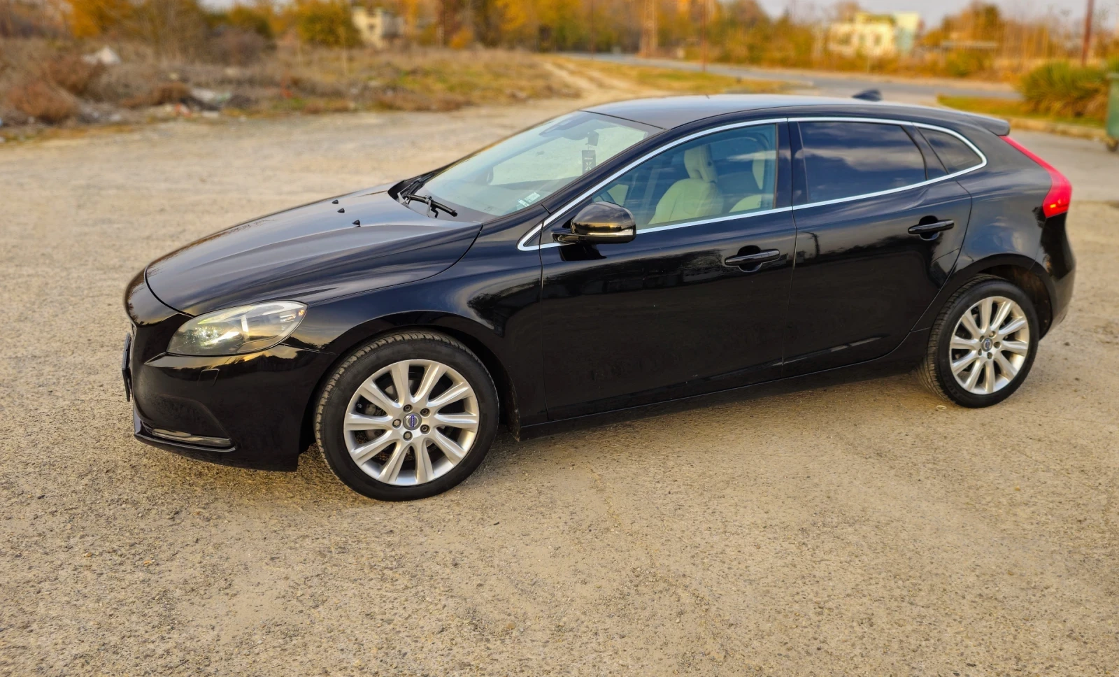 Volvo V40  - изображение 3