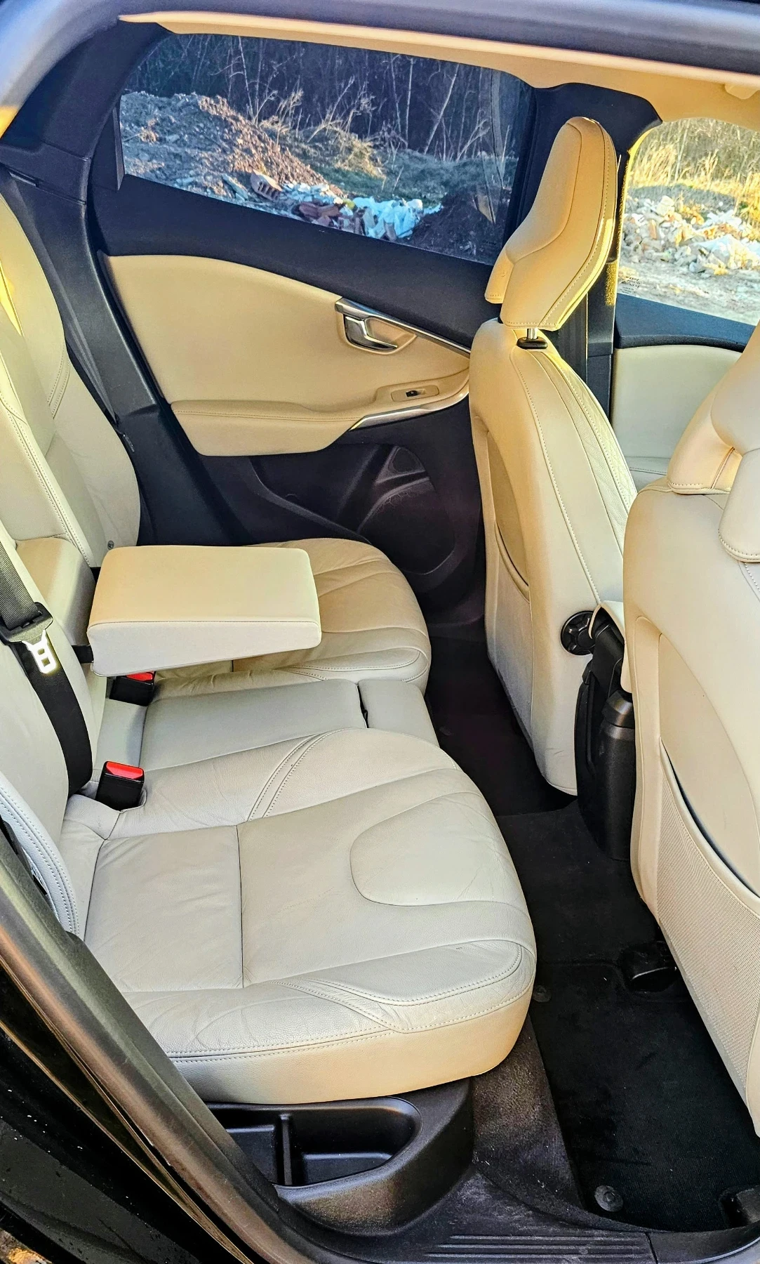 Volvo V40  - изображение 5