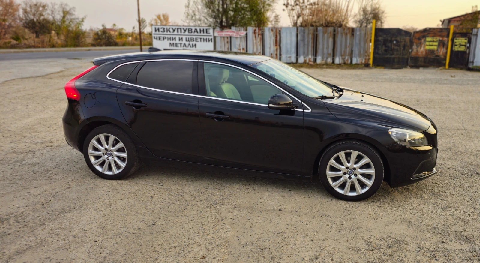 Volvo V40  - изображение 4