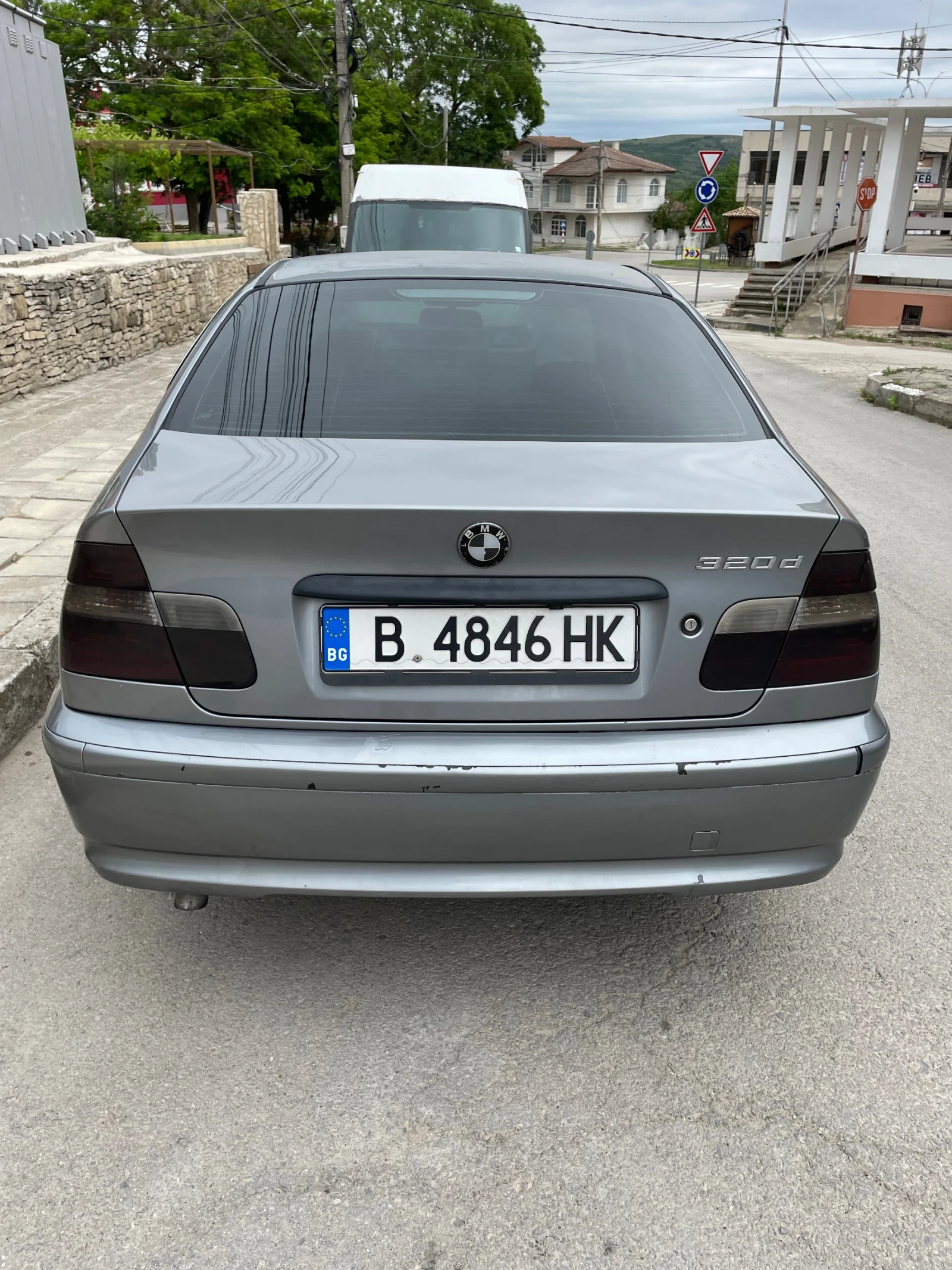 BMW 320 320d - изображение 4