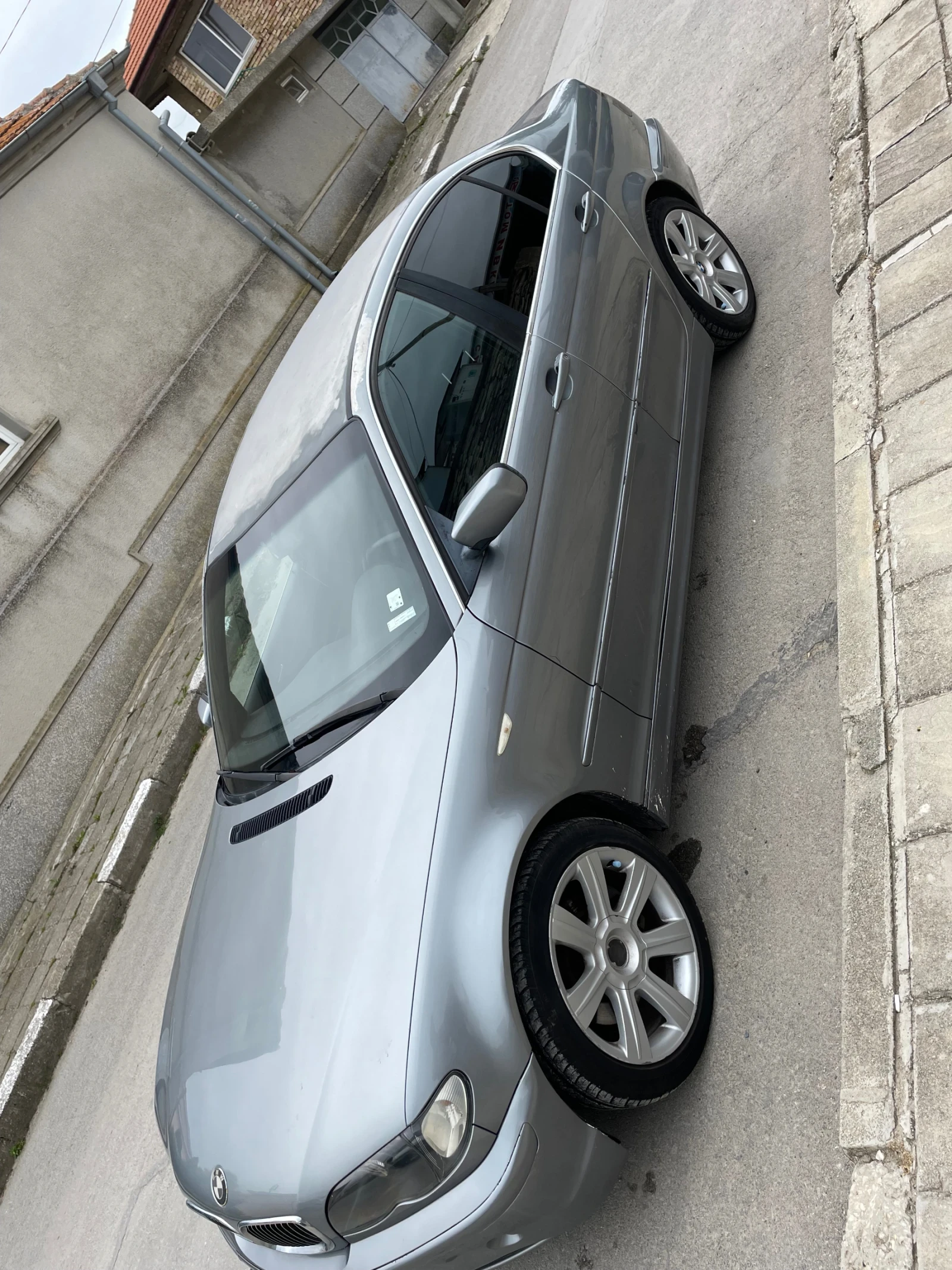 BMW 320 320d - изображение 3