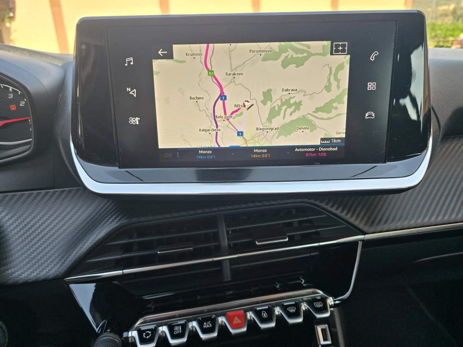 Peugeot 208 1.2 PureTech | |  | Mobile.bg   13