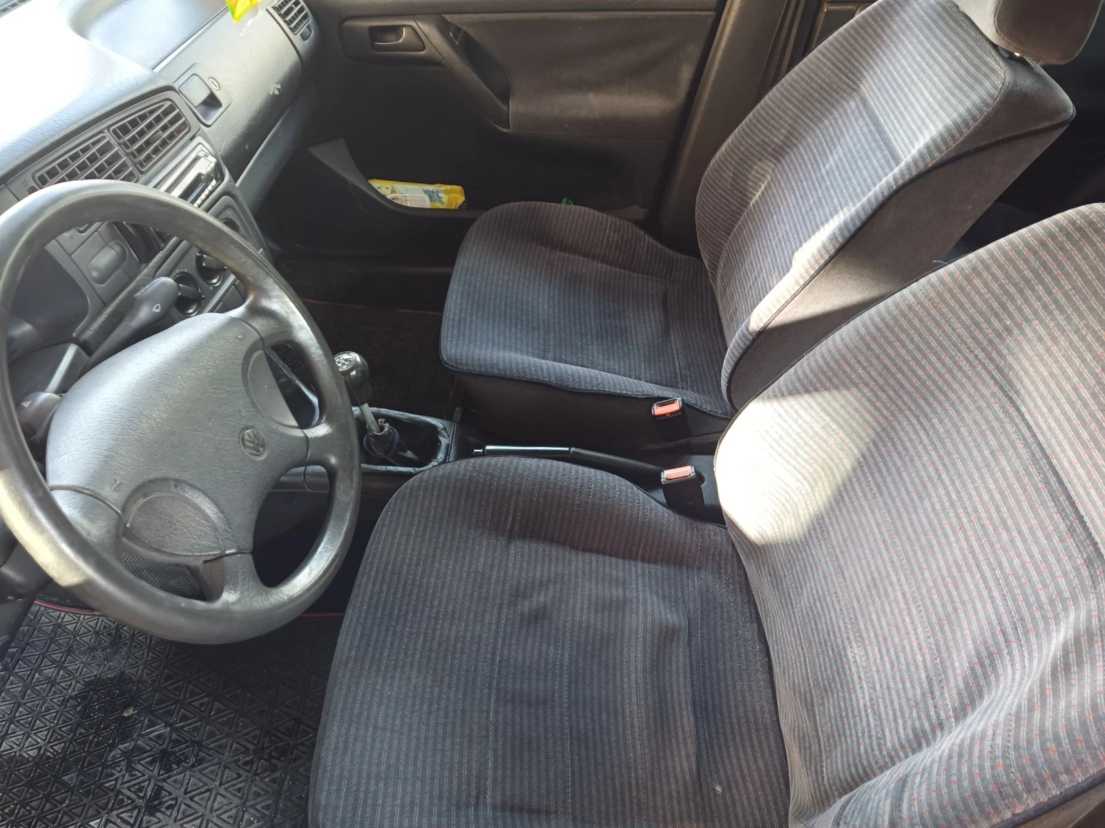 VW Golf III 1, 8 90кс - изображение 7