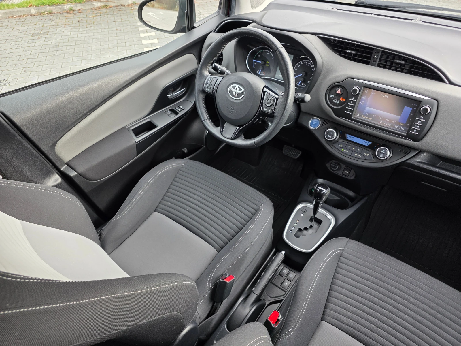 Toyota Yaris 1.5HYBRID EURO6B | Mobile.bg � ����������� 12
