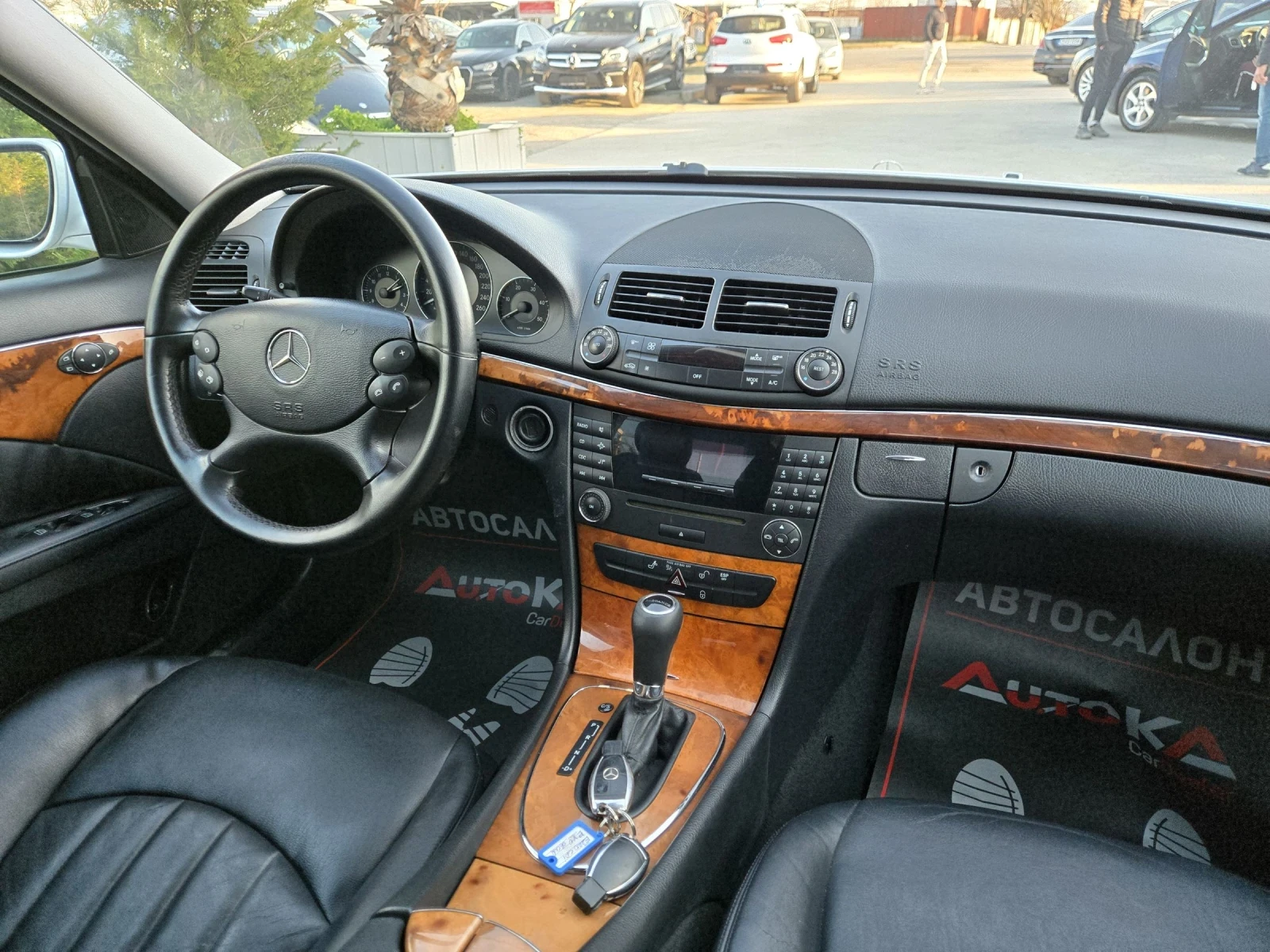 Mercedes-Benz E 220 ЕVO= 2.2CDI-170кс= АВТОМАТ= КСЕНОН= КОЖА= АВТОПИЛО, снимка 13 - Автомобили и джипове - 53830414