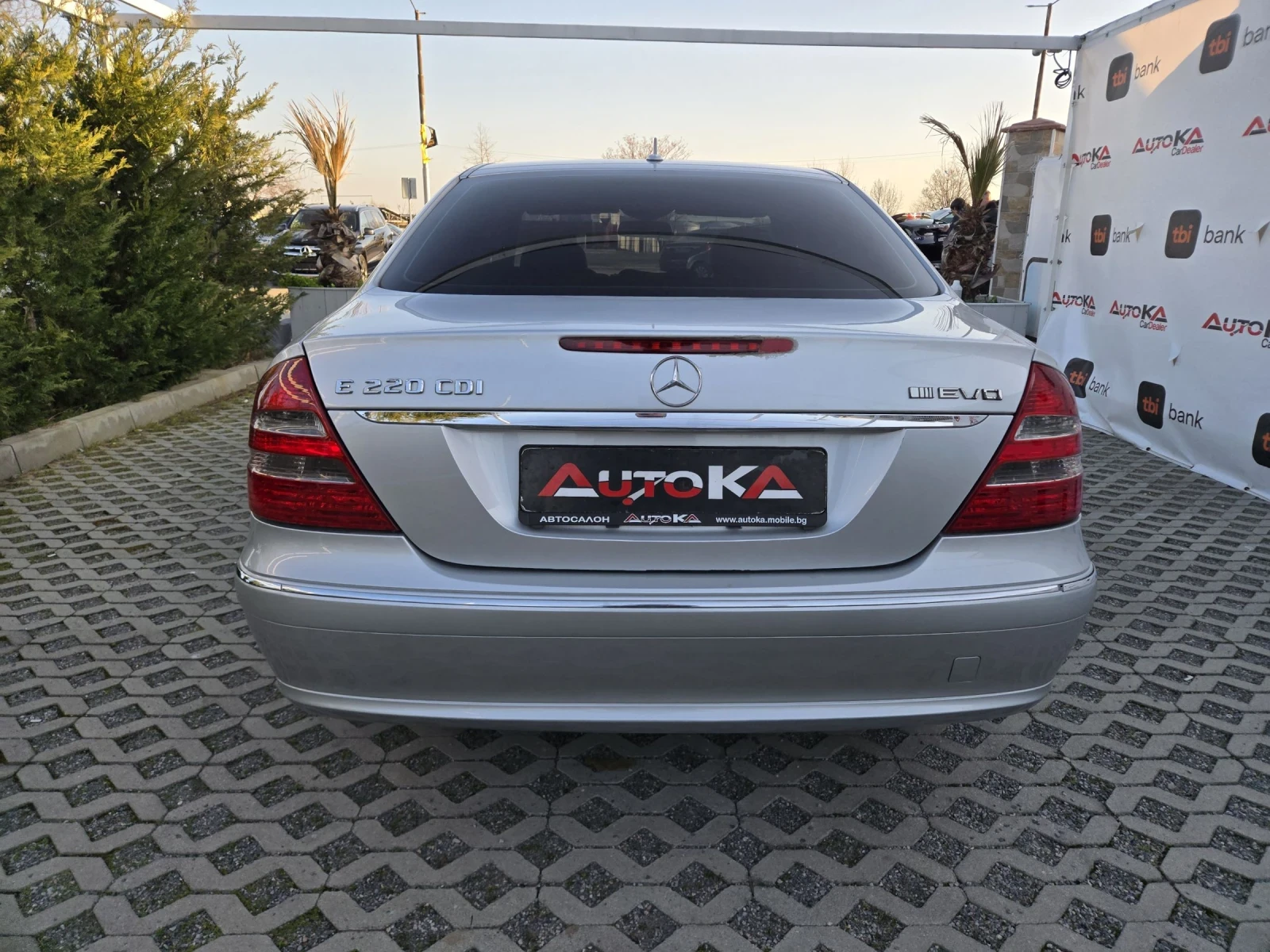 Mercedes-Benz E 220 ЕVO= 2.2CDI-170кс= АВТОМАТ= КСЕНОН= КОЖА= АВТОПИЛО, снимка 4 - Автомобили и джипове - 53830414