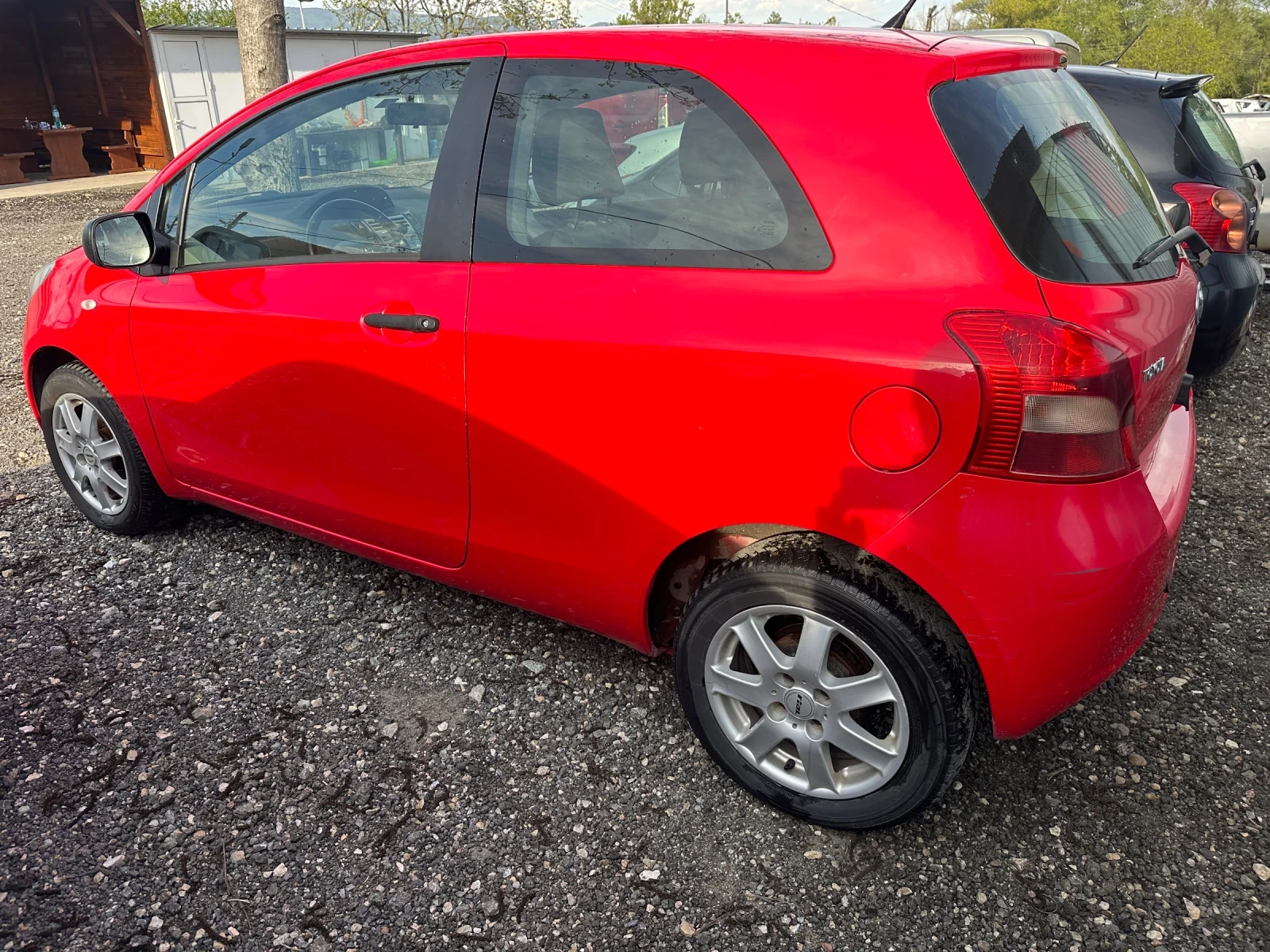 Toyota Yaris 1.0 VVTI 69кс, снимка 6 - Автомобили и джипове - 54415332