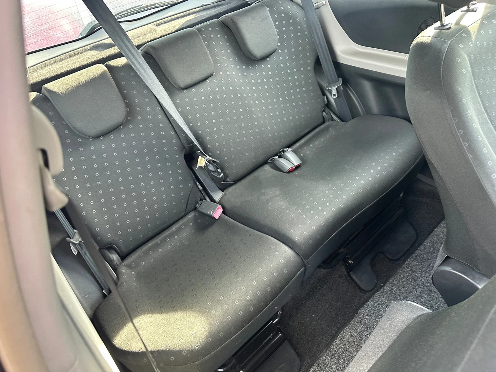 Toyota Yaris 1.0 VVTI 69кс, снимка 11 - Автомобили и джипове - 54415332