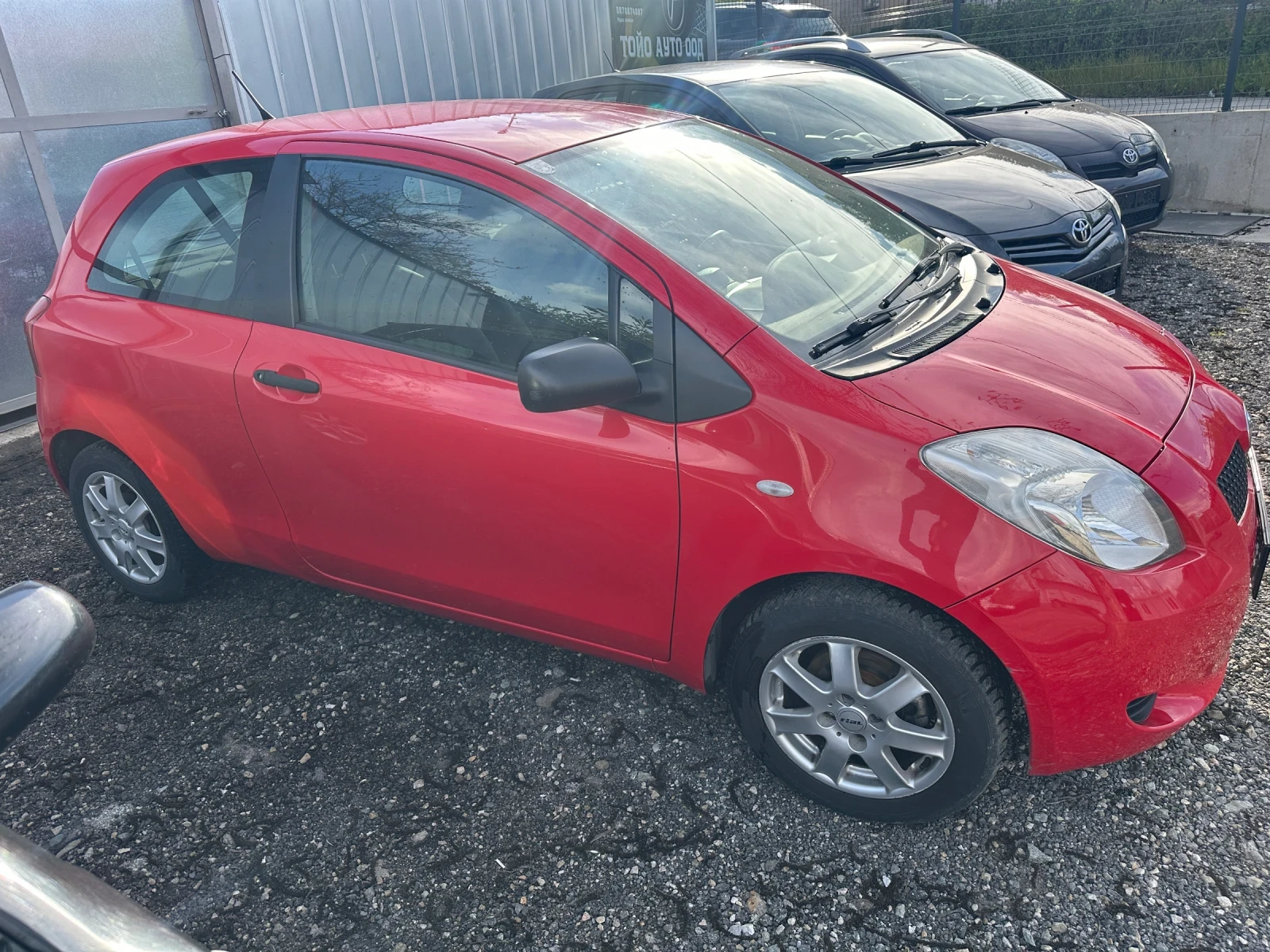 Toyota Yaris 1.0 VVTI 69кс, снимка 3 - Автомобили и джипове - 54415332