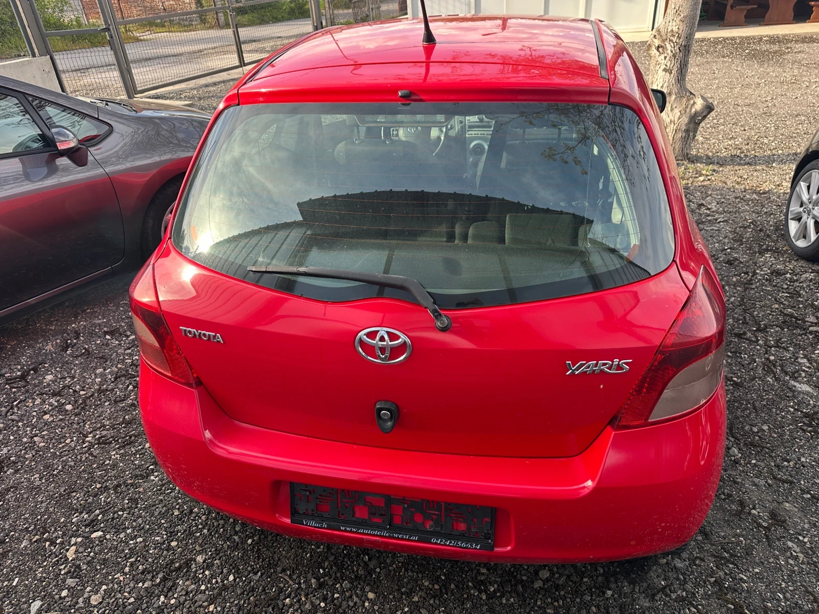 Toyota Yaris 1.0 VVTI 69кс, снимка 5 - Автомобили и джипове - 54415332