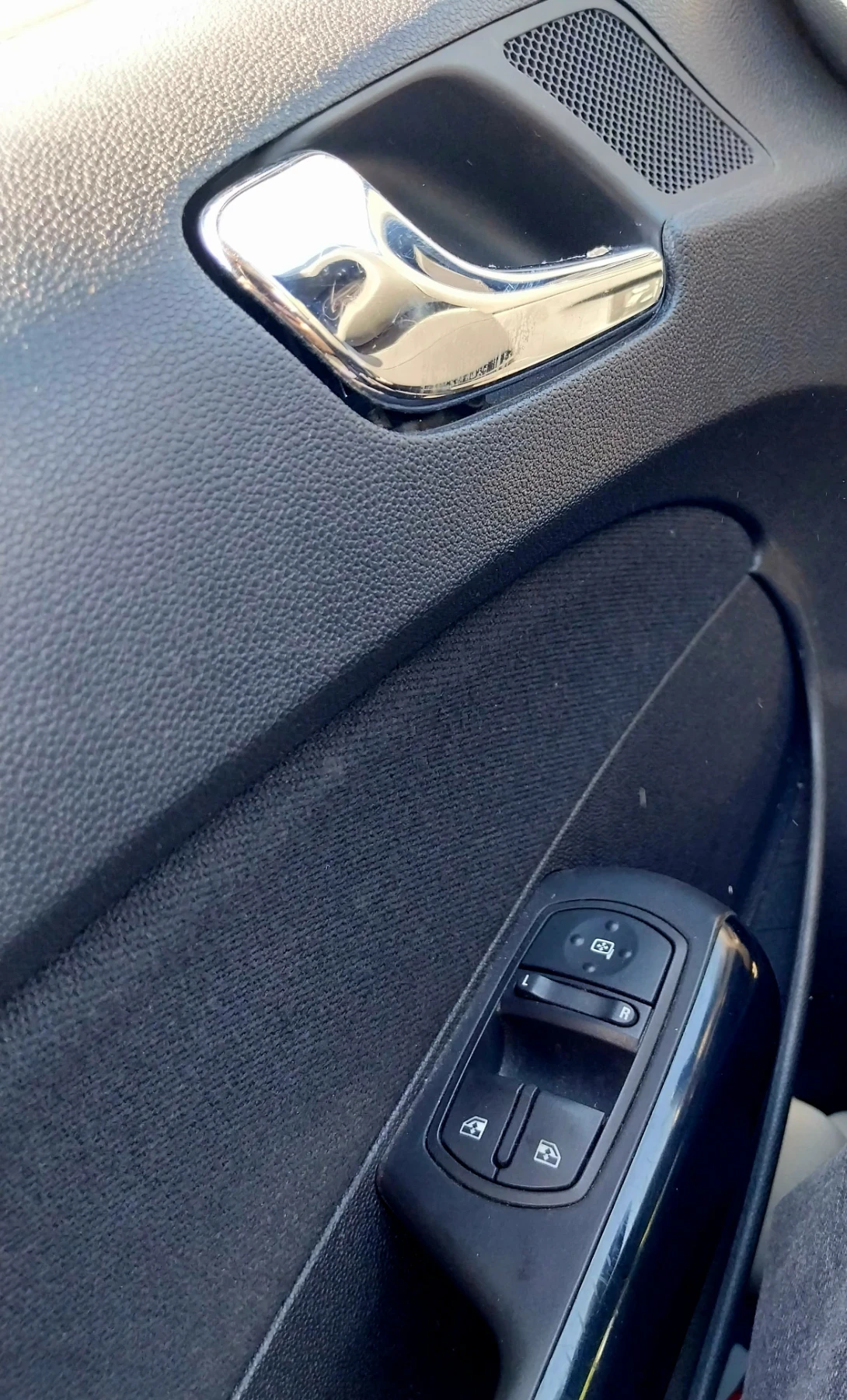 Opel Corsa 1.4 бензин , Фейслифт , снимка 9 - Автомобили и джипове - 54545592
