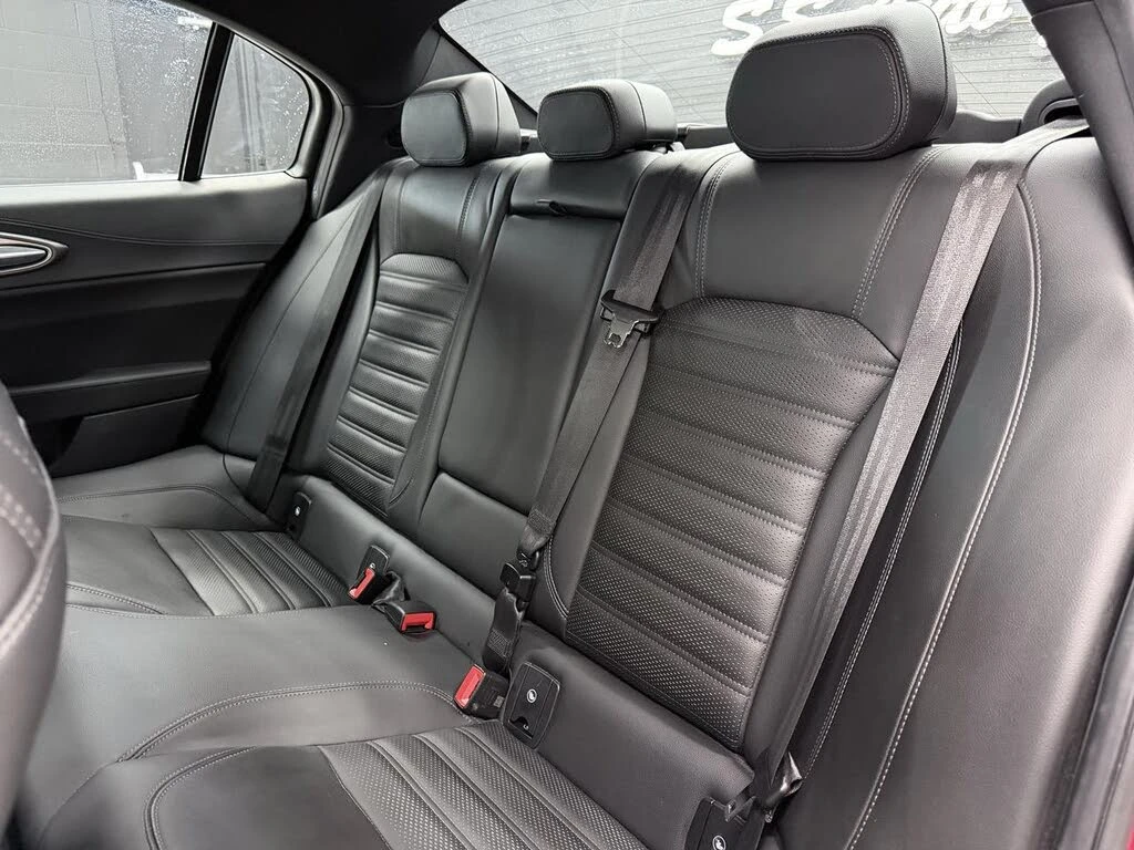 Alfa Romeo Giulia 2021 Alfa Romeo Giulia Ti Sport AWD, снимка 17 - Автомобили и джипове - 54887870