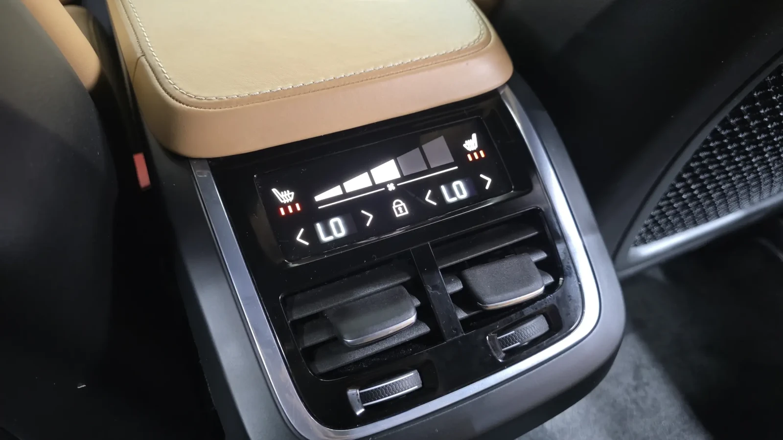Volvo S90 D4 !ПЪЛНО ОБОРУДBАНЕ!, снимка 14 - Автомобили и джипове - 54941448