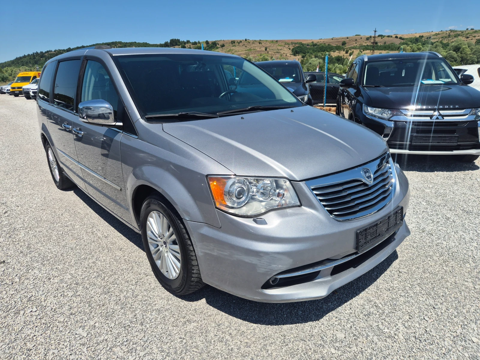 Lancia Voyager 2.8 CRD, снимка 3 - Автомобили и джипове - 55484215