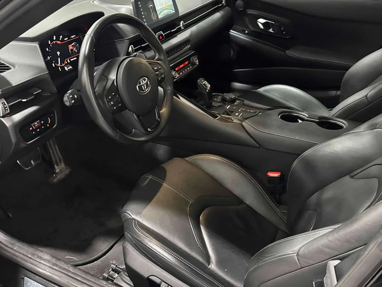 Toyota Supra * 3.0 * АВТОКРЕДИТ БЕЗ ПЪРВОНАЧАЛНА ВНОСКА* , снимка 13 - Автомобили и джипове - 55500944