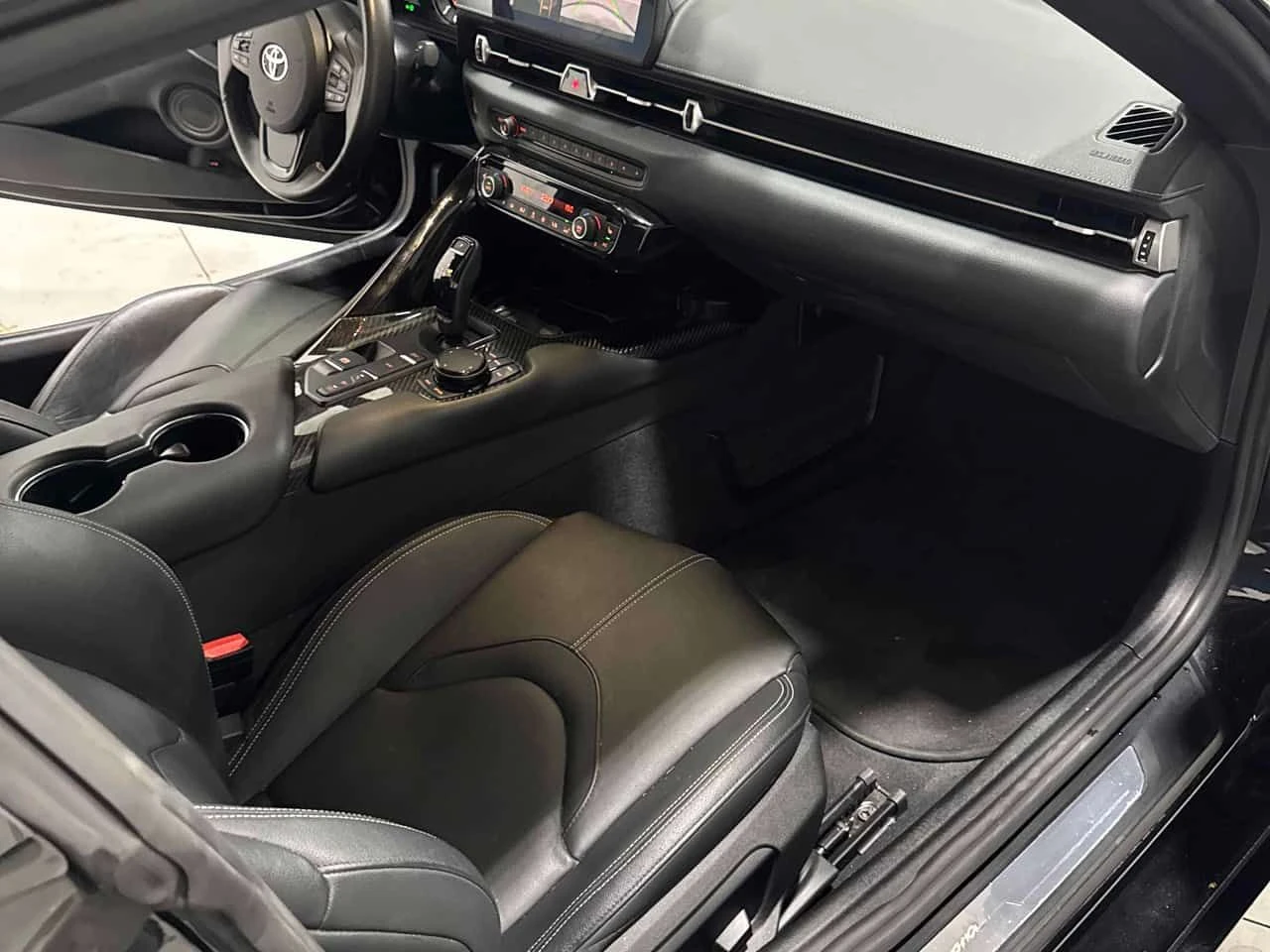 Toyota Supra * 3.0 * АВТОКРЕДИТ БЕЗ ПЪРВОНАЧАЛНА ВНОСКА* , снимка 15 - Автомобили и джипове - 55500944