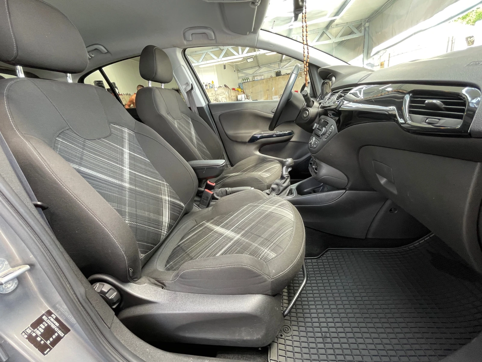 Opel Corsa E/1.3/95 к.с./Multy/CD/Shadow line/Full/Excellent!, снимка 15 - Автомобили и джипове - 55533771