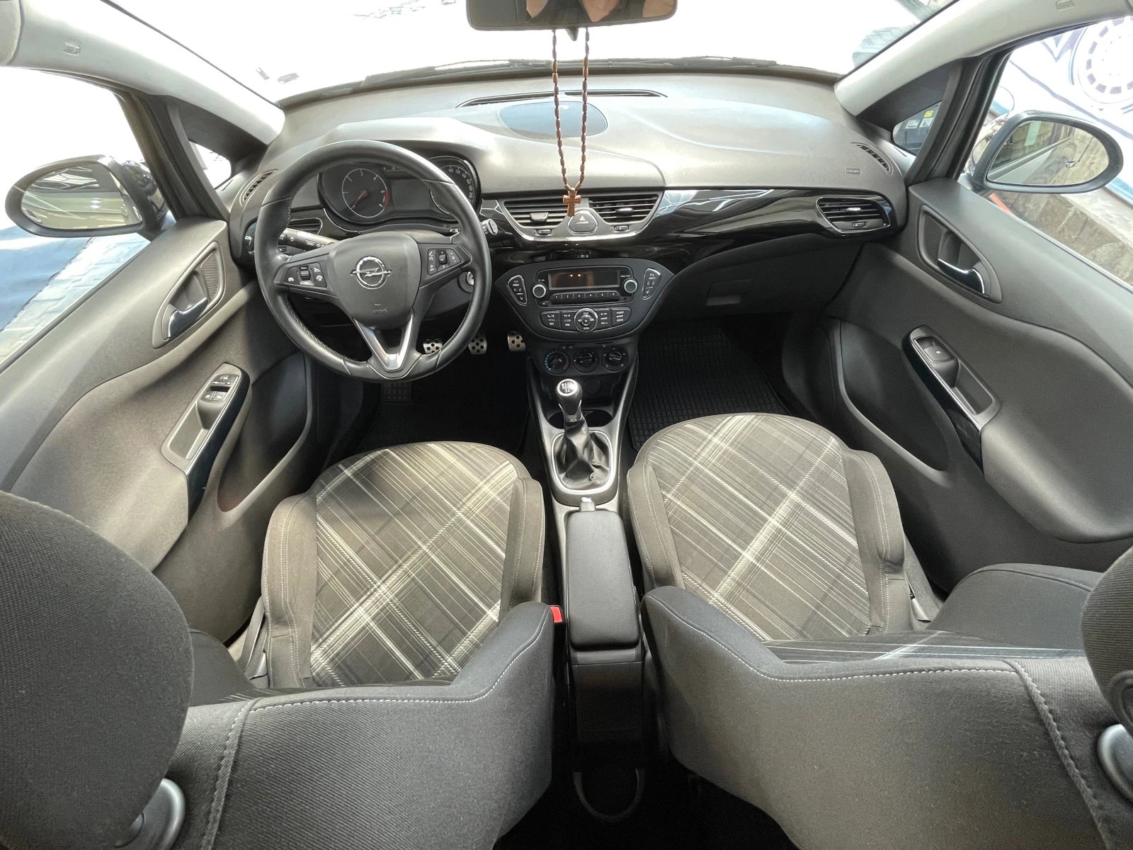 Opel Corsa E/1.3/95 к.с./Multy/CD/Shadow line/Full/Excellent!, снимка 13 - Автомобили и джипове - 55533771