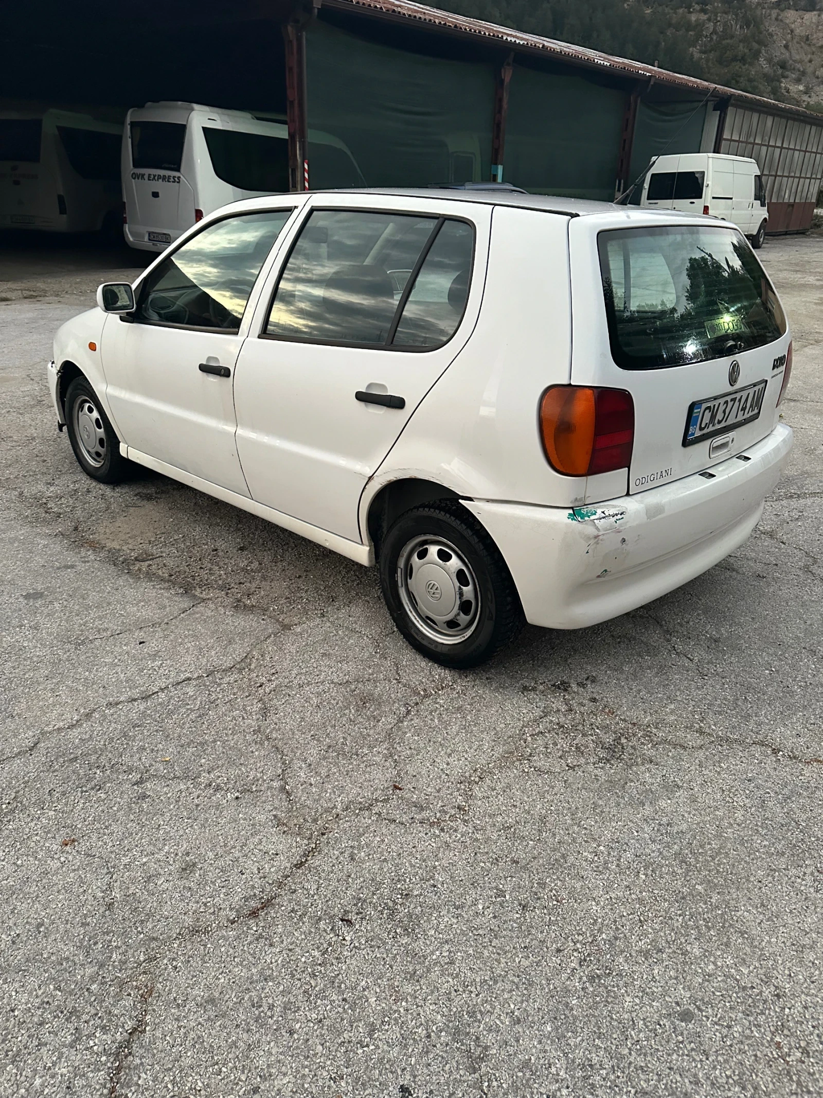 VW Polo 1.6, снимка 6 - Автомобили и джипове - 56005894