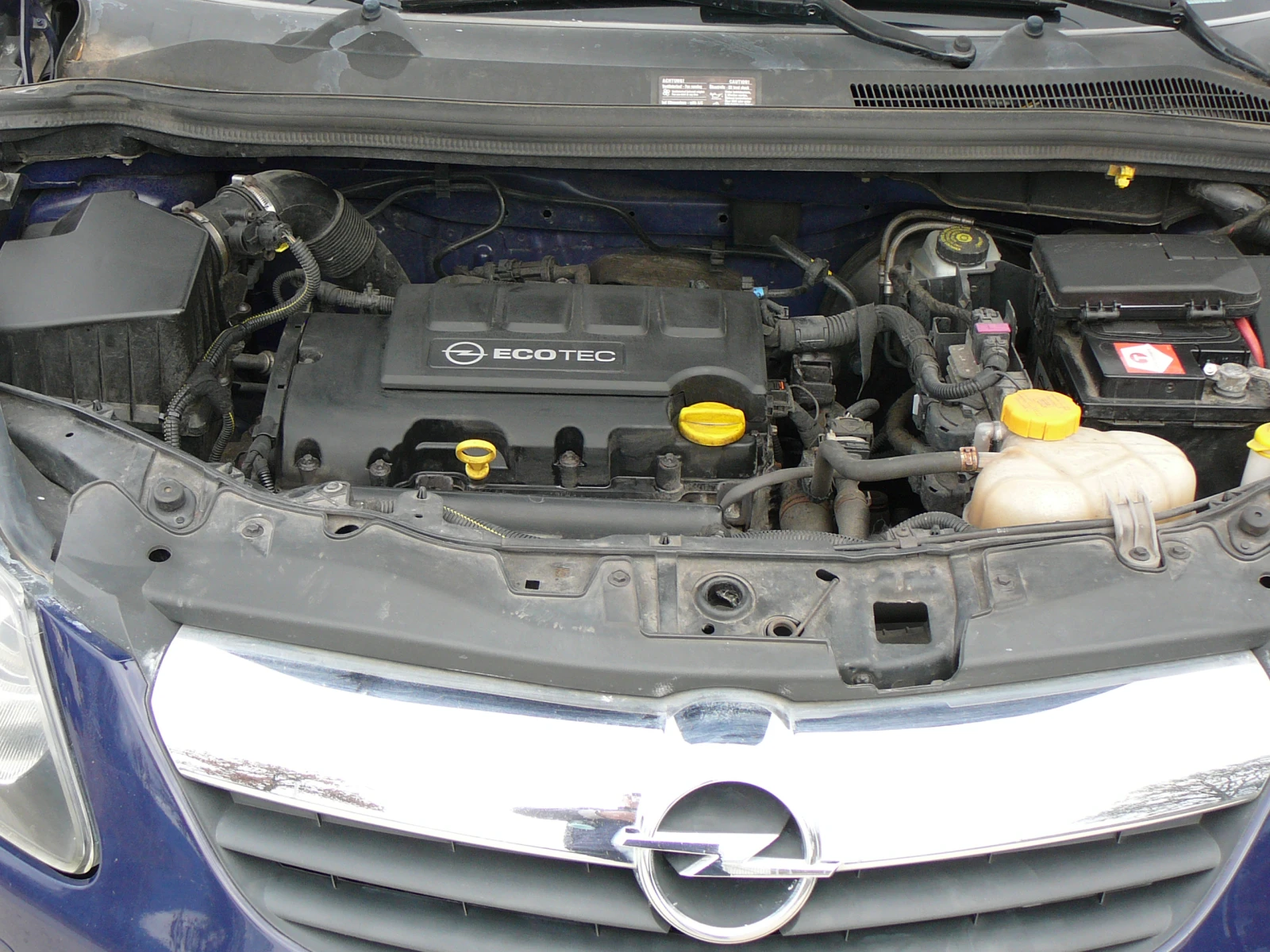 Opel Corsa 1.2i юбилейна, снимка 14 - Автомобили и джипове - 56731417