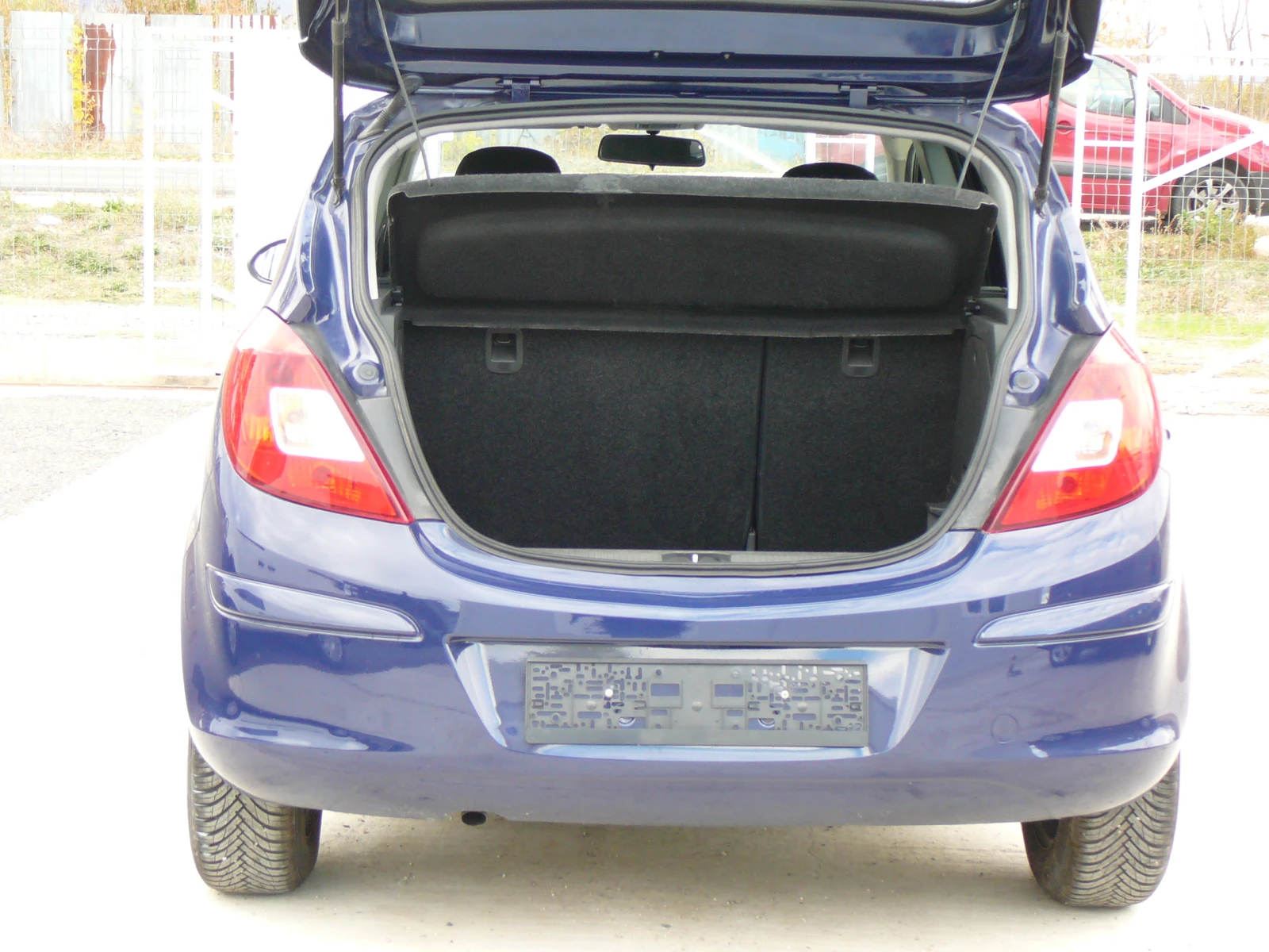 Opel Corsa 1.2i юбилейна, снимка 8 - Автомобили и джипове - 56731417