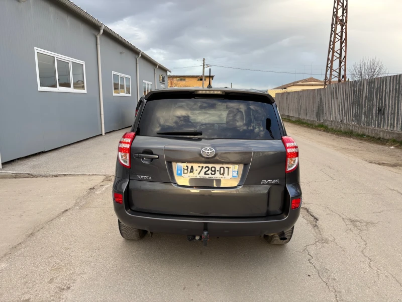 Toyota Rav4 2.2D4D 4X4 , снимка 13 - Автомобили и джипове - 49546383