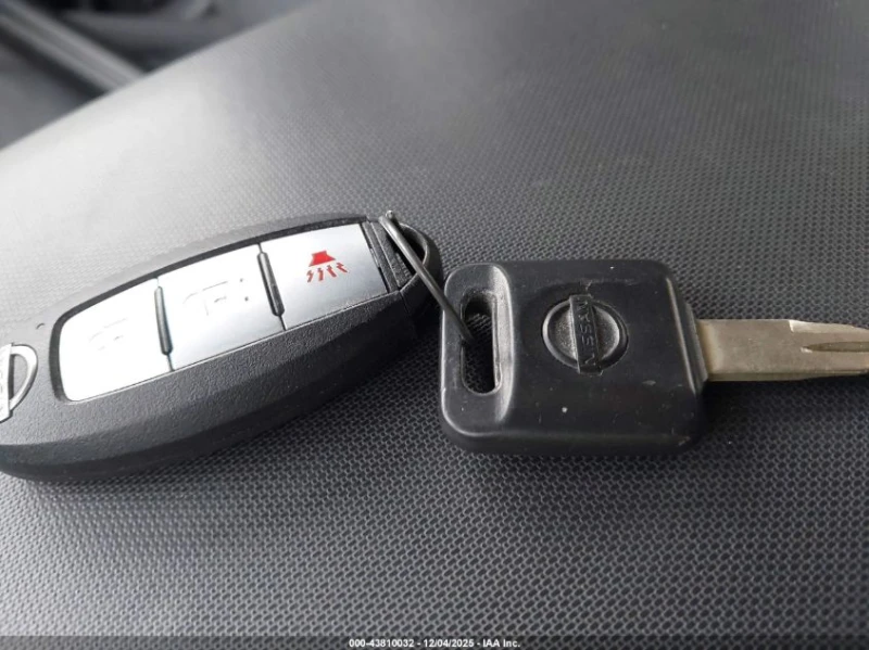 Nissan Frontier 3.8L V-6 DI, DOHC, VVT, 310HP 4X4 Drive, снимка 3 - Автомобили и джипове - 53168649