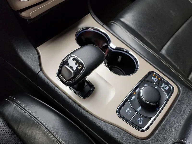 Jeep Cherokee 3.0 Diesel Overland Wk2, снимка 9 - Автомобили и джипове - 55189976