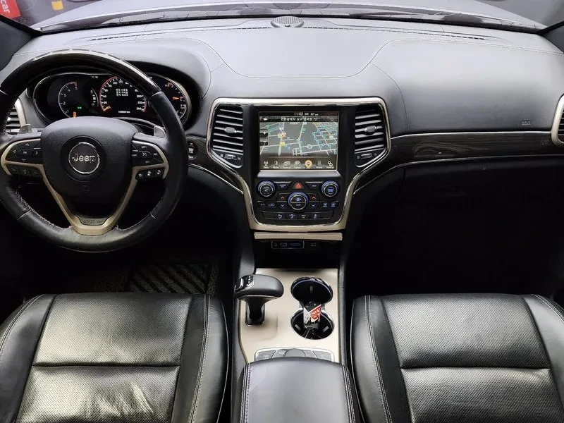 Jeep Cherokee 3.0 Diesel Overland Wk2, снимка 7 - Автомобили и джипове - 55189976