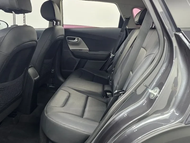 Kia Niro 1.6 Hev Luxury, снимка 12 - Автомобили и джипове - 55936463