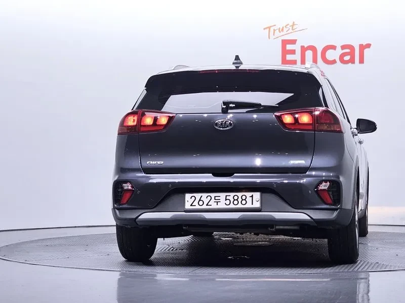 Kia Niro 1.6 Hev Luxury, снимка 4 - Автомобили и джипове - 55936463