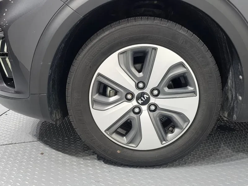 Kia Niro 1.6 Hev Luxury, снимка 5 - Автомобили и джипове - 55936463
