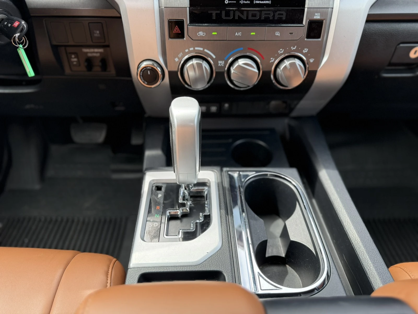 Toyota Tundra 5.7L DOUBLE CAB AWD  | Mobile.bg   15