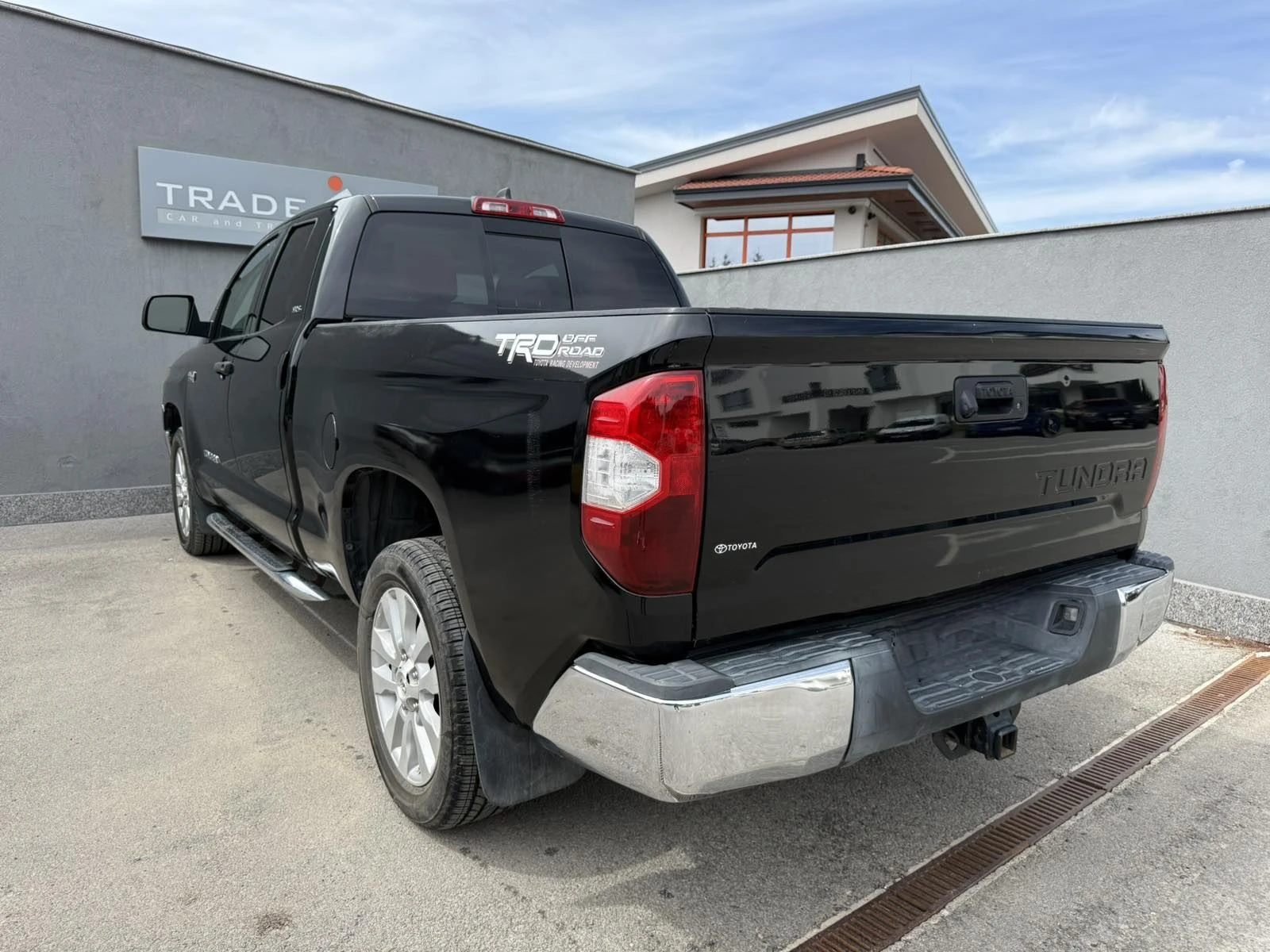 Toyota Tundra 5.7L DOUBLE CAB AWD  - изображение 6